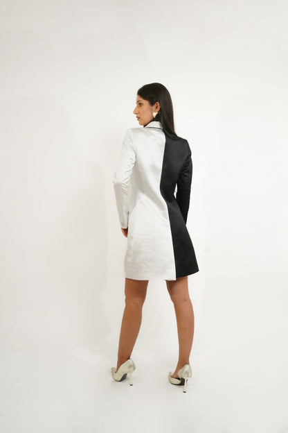 MONOCHROME BLAZER